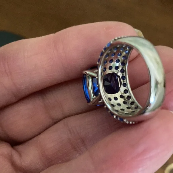 JTV 8.01CTW SQUARE CUSHION AND ROUND LAB CREATED BLUE SPINEL SIZE 6. Sterling - Picture 3 of 5